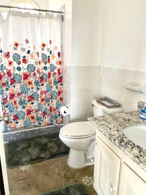 Coastal Beauty - Beautiful Penthouse Condo in Ocho Rios - 4