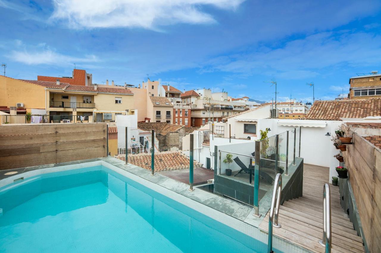 Rooftop swimming pool: PONIENTE APARTMENT ROOF TOP POOL with solarium