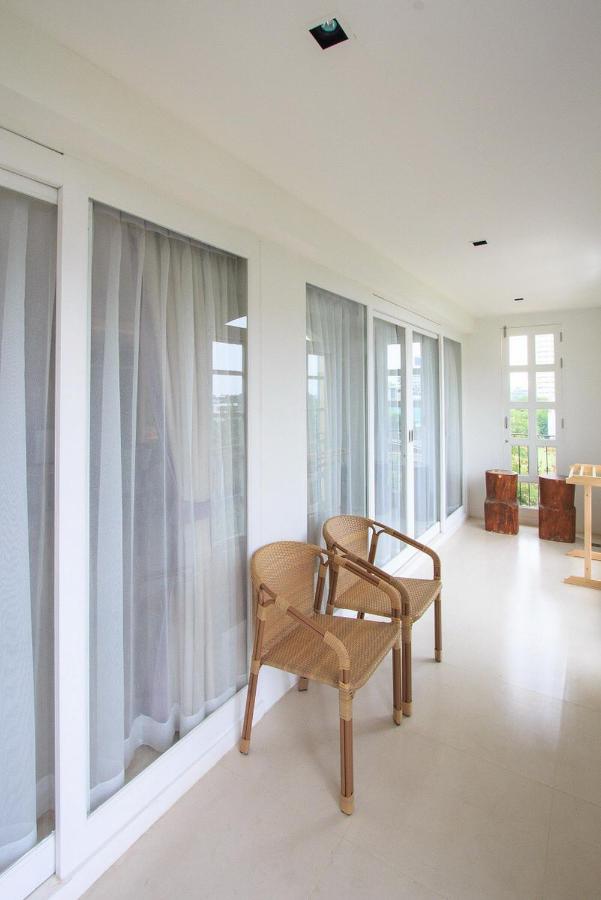 Beach: De Pastel Hua Hin