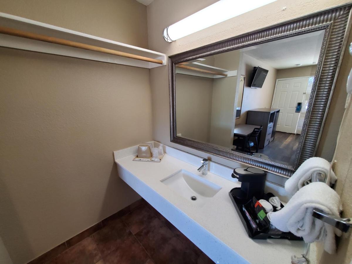 Bonita Inn Motel — photo 18