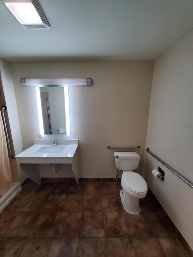 Bonita Inn Motel — photo 22