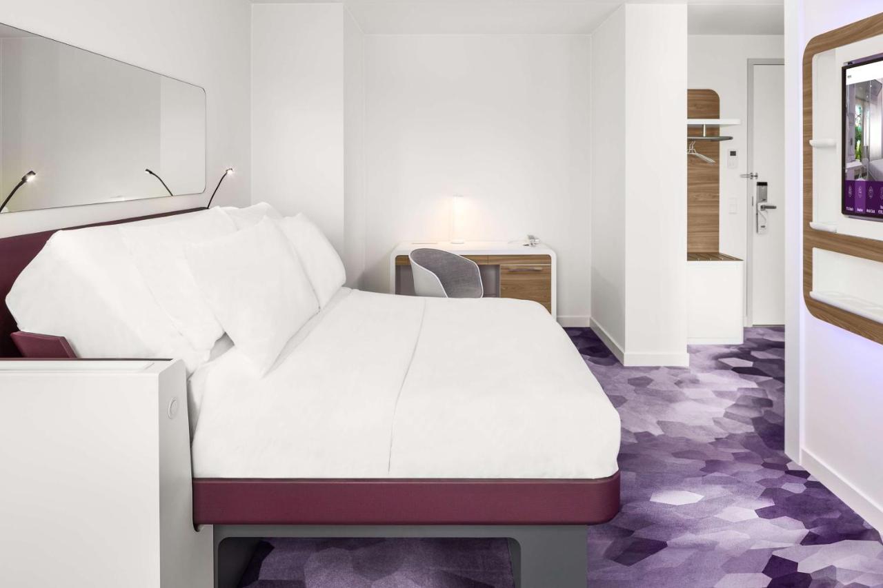 YOTEL Amsterdam - 5
