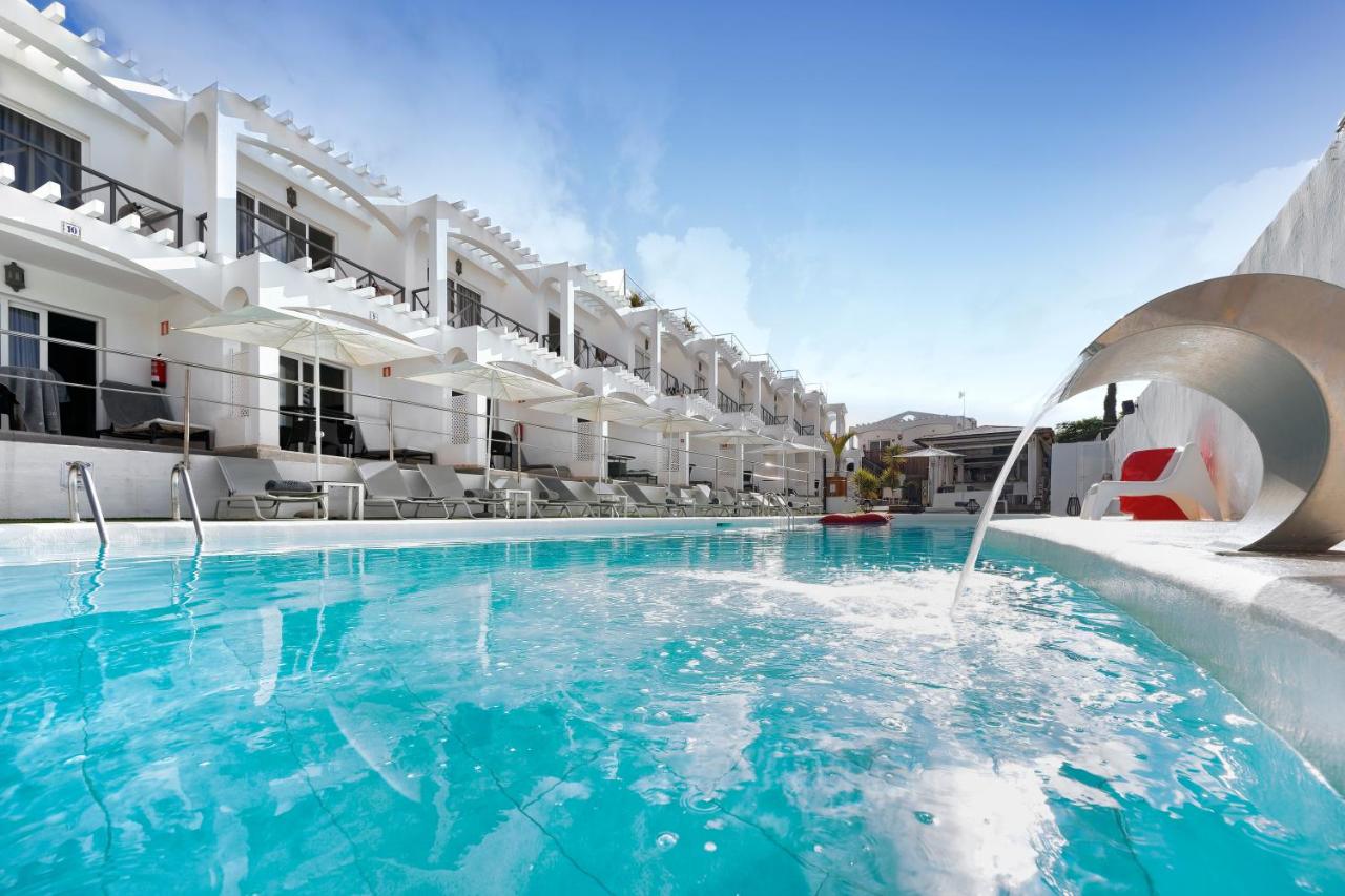 Heated swimming pool: Vista Bonita - Gay and Lesbian Only Resort