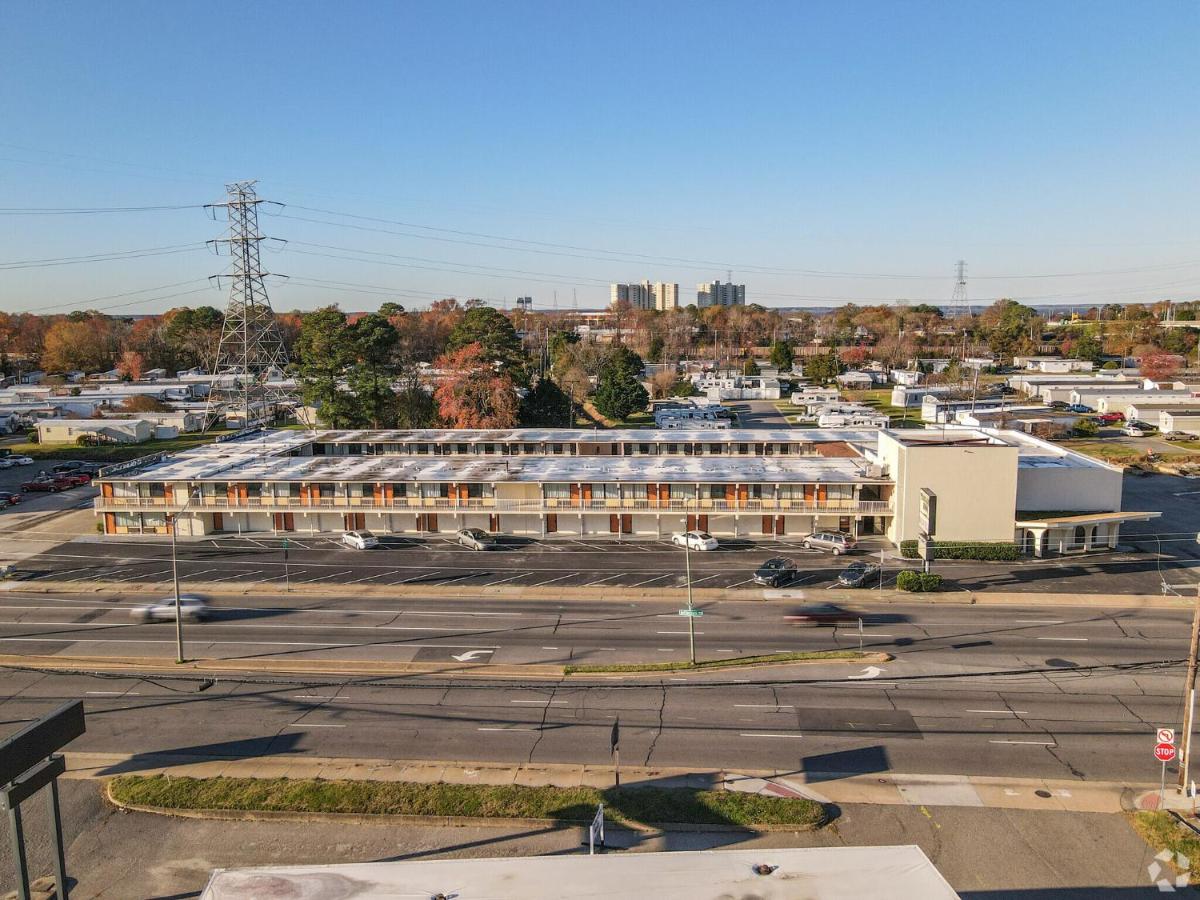 James River Inn & Suites — photo 6