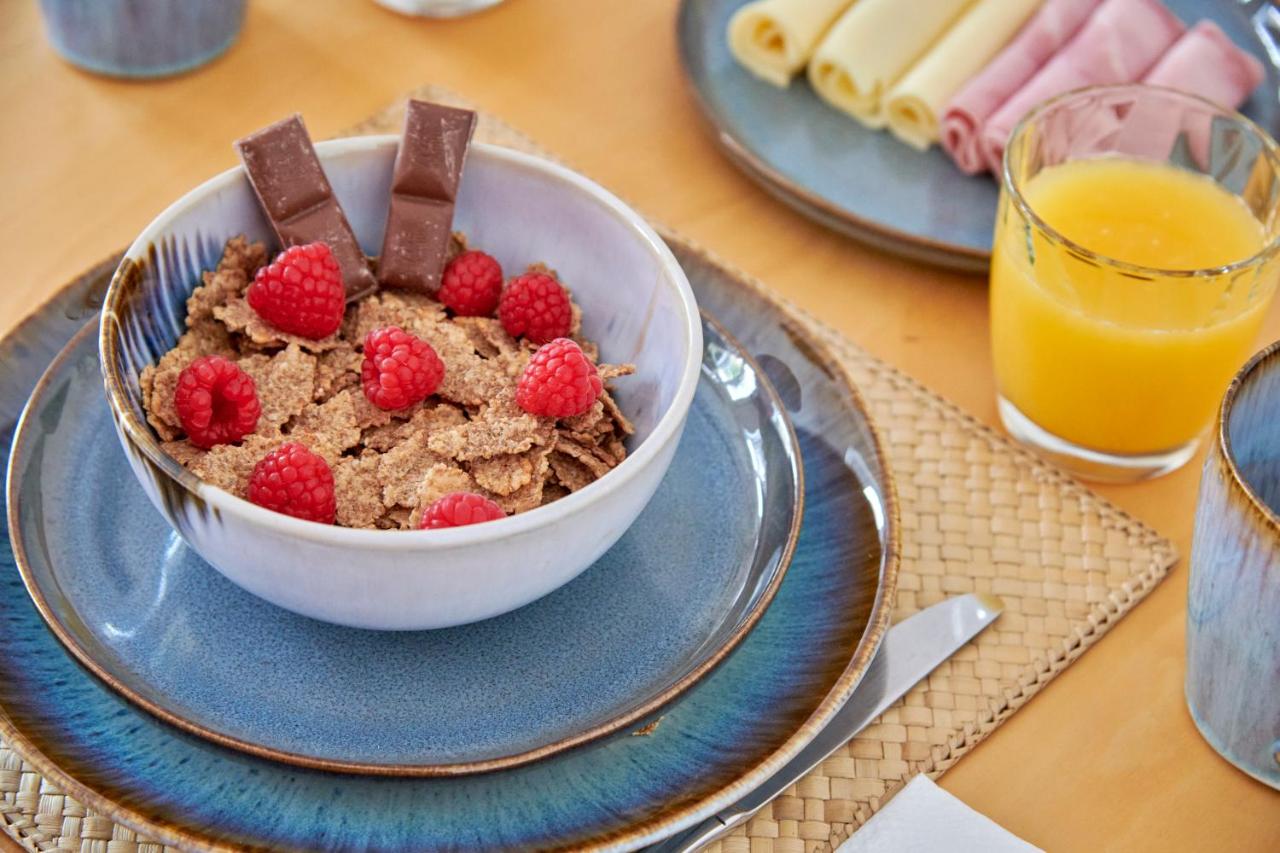 Sunny Renovated Apt With AC, By TimeCooler - 4