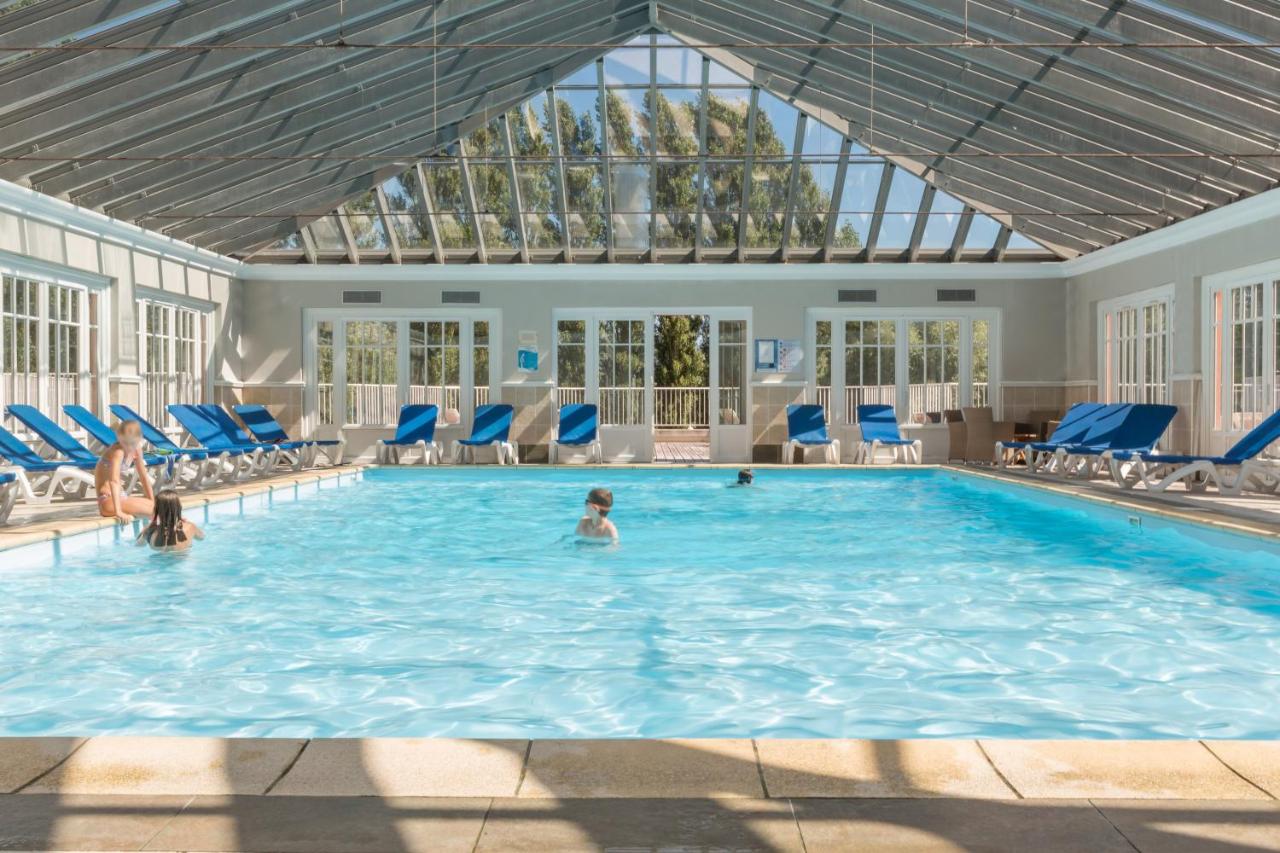 Heated swimming pool: Résidence Pierre & Vacances Les Jardins de la Côte d'Opale