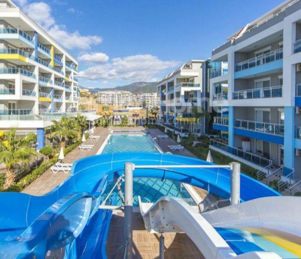 Water park: Luxury apartment in Lory Queen near the sea