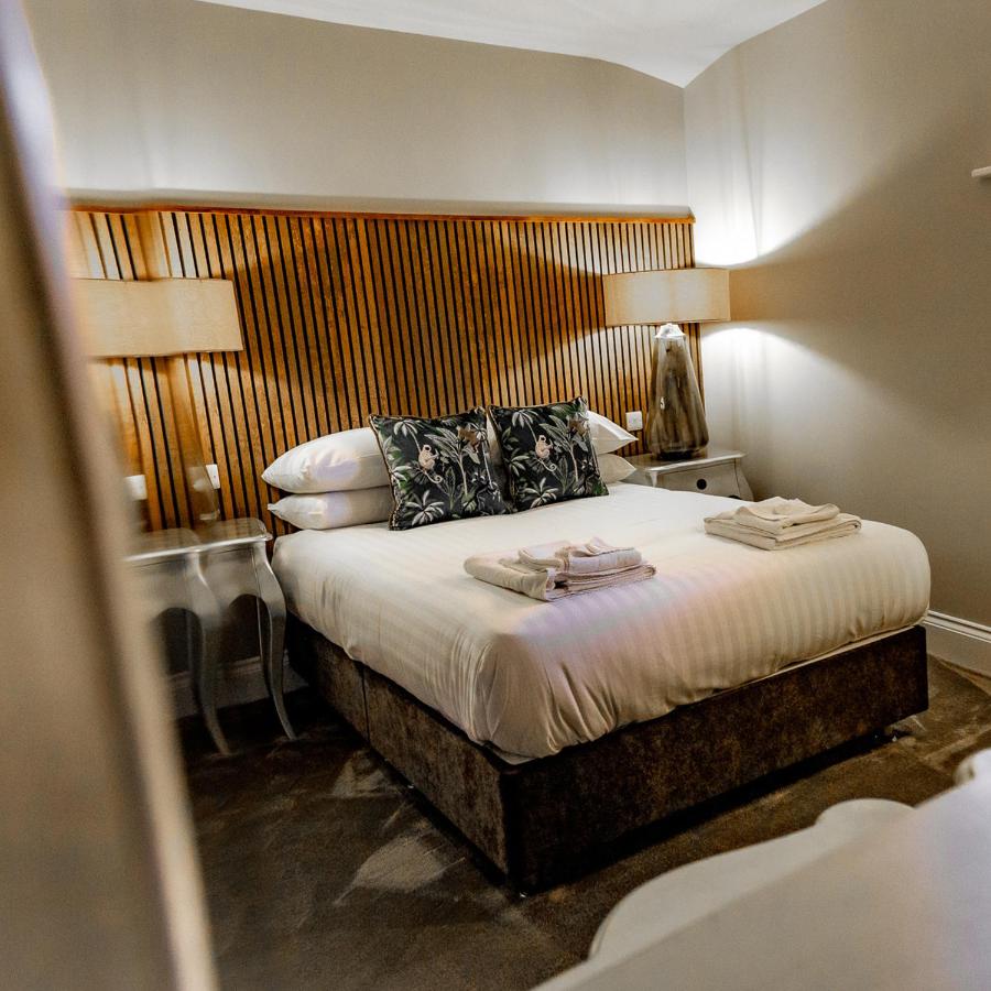 Deluxe Double Room with Shower