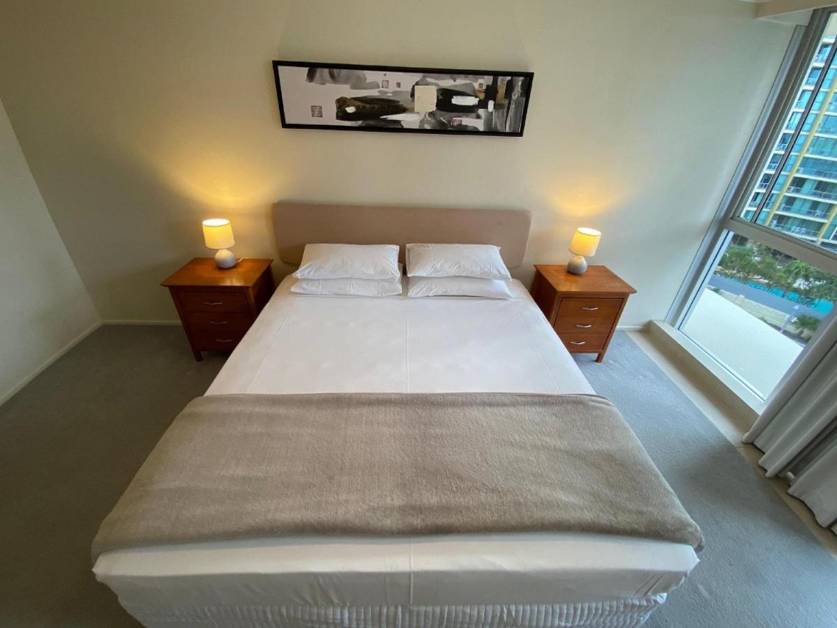 Hi Surf Beachfront Resort Apartments photo
