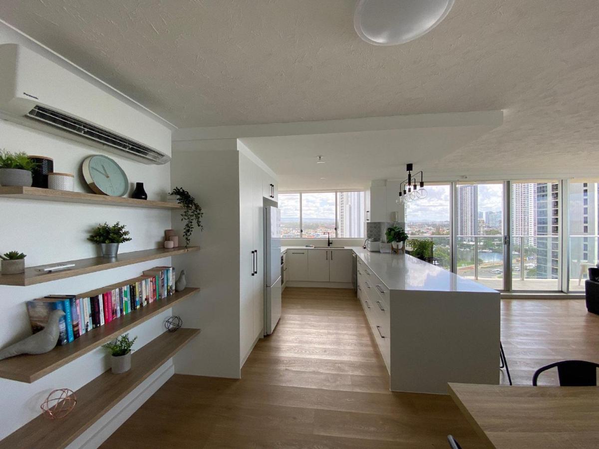 Hi Surf Beachfront Resort Apartments photo