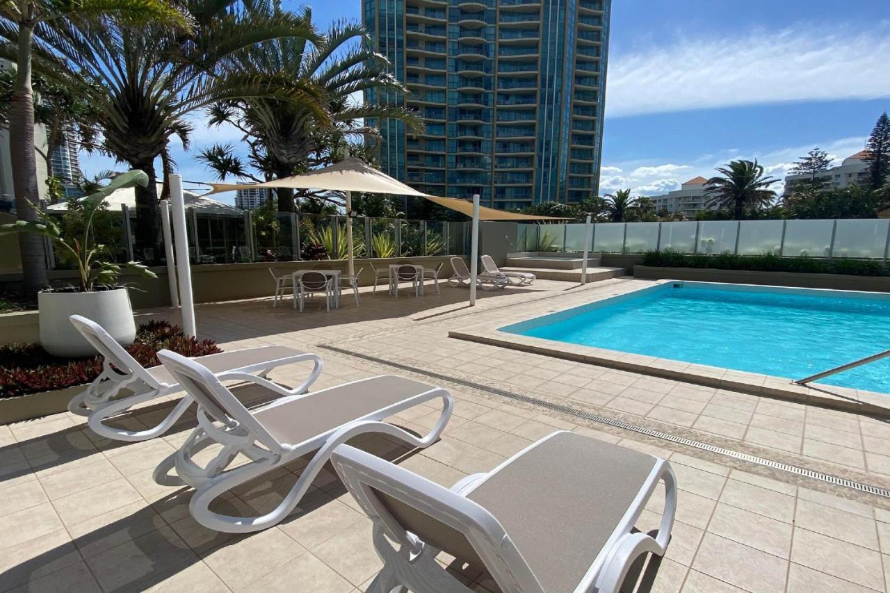Hi Surf Beachfront Resort Apartments photo