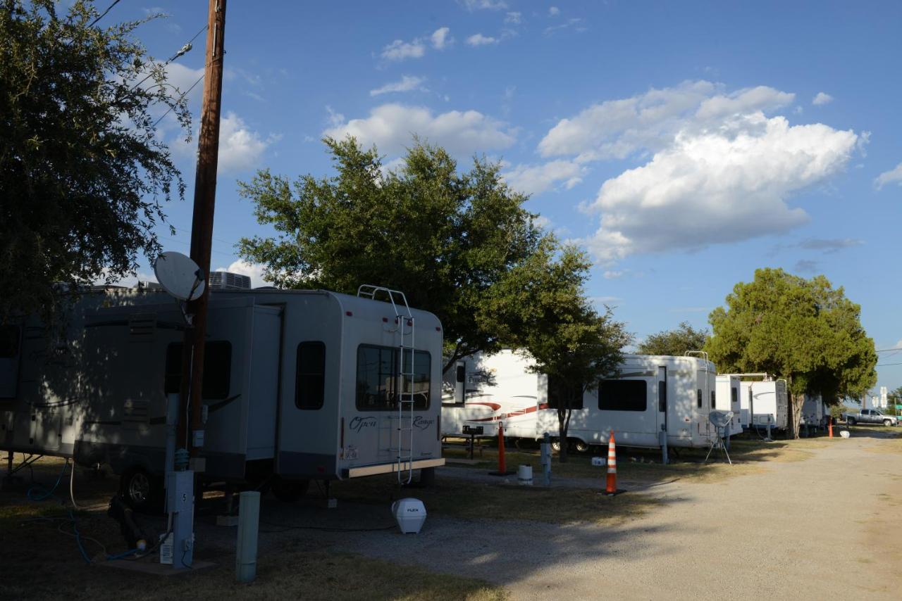 Albany Inn & RV Campground — photo 8