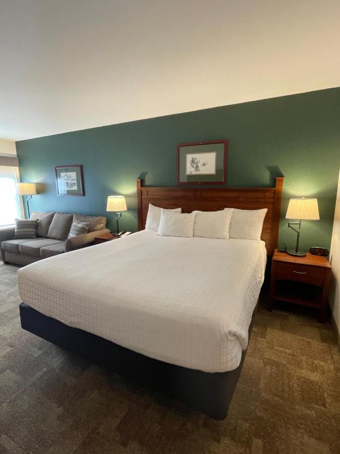 Boothill Inn and Suites — photo 20