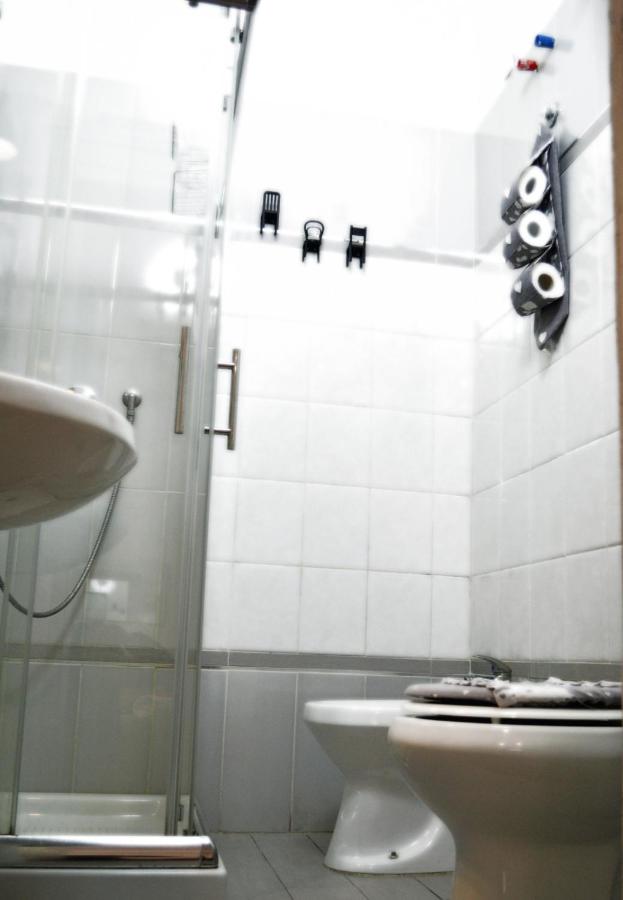 Vanzi Rooms - 5