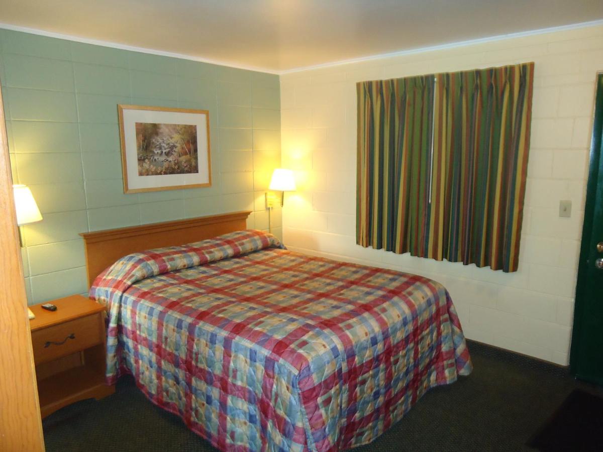 Tower Motel — photo 9