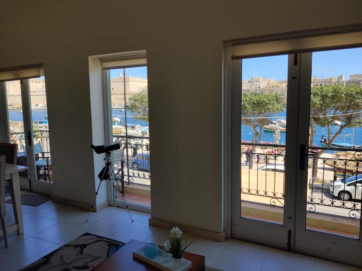 Фото Senglea Seafront Apartment