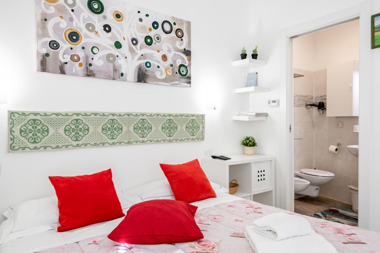 GuestHost - Fortezza Studios - 3