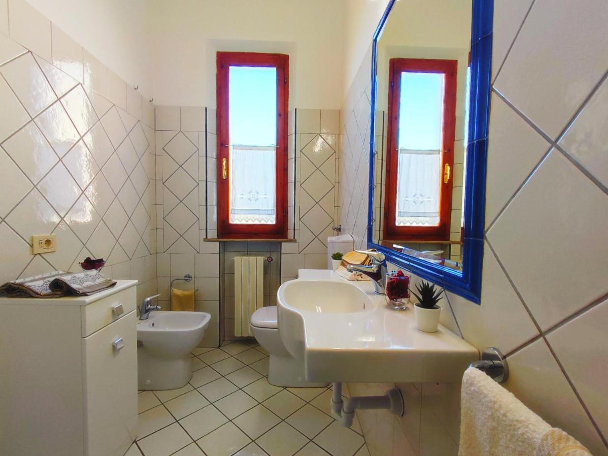 Lovely Balcony San Gimignano Apartments - 3