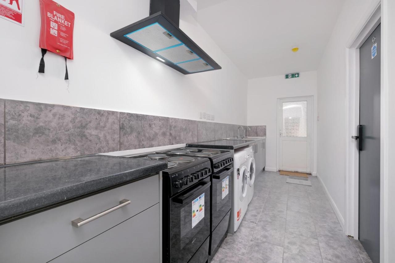 Fernbank Studios Sudbury Hill Harrow Self-Contained Studios with En-Suite photo