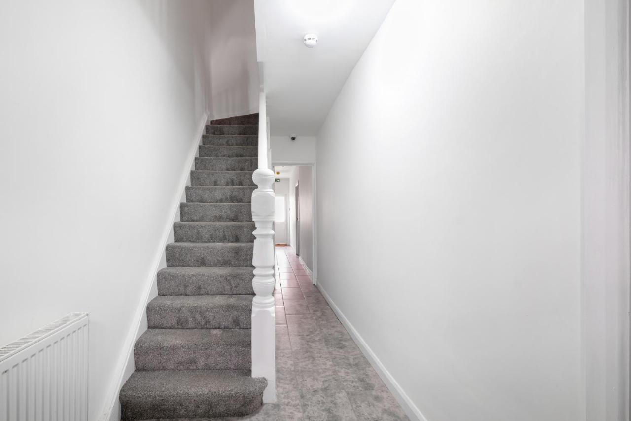 Fernbank Studios Sudbury Hill Harrow Self-Contained Studios with En-Suite photo