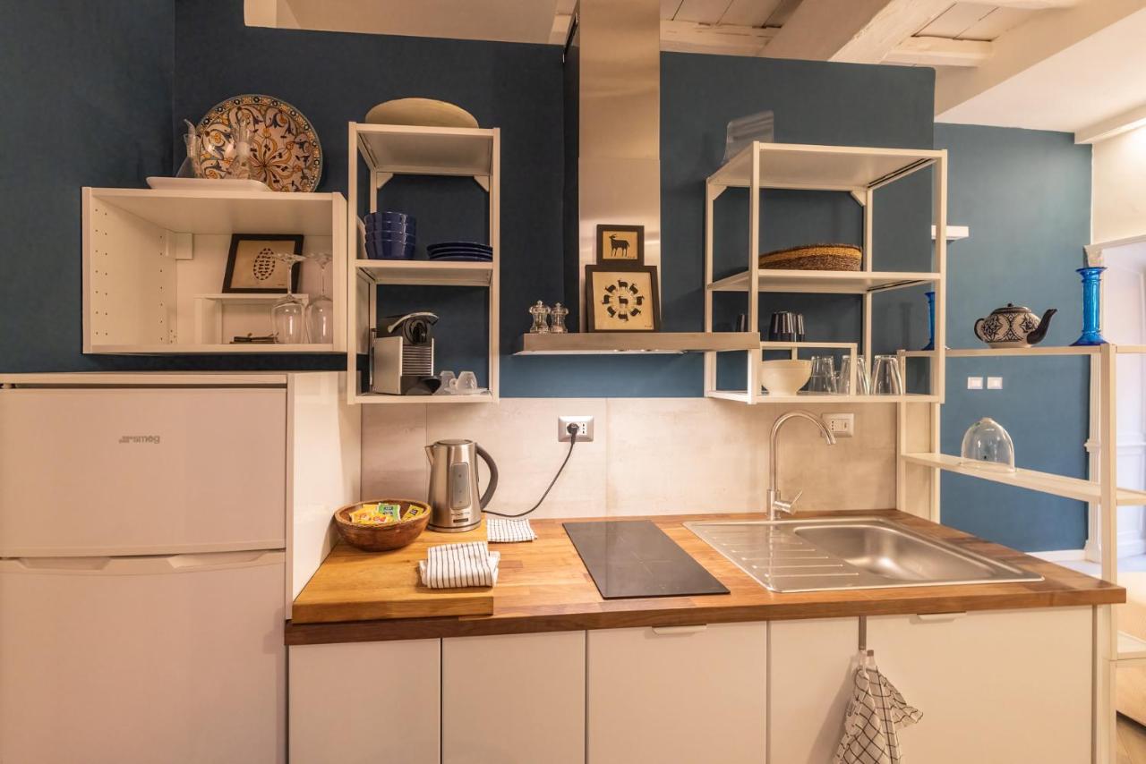 Rione Monti Studio Apt with private garden - 4