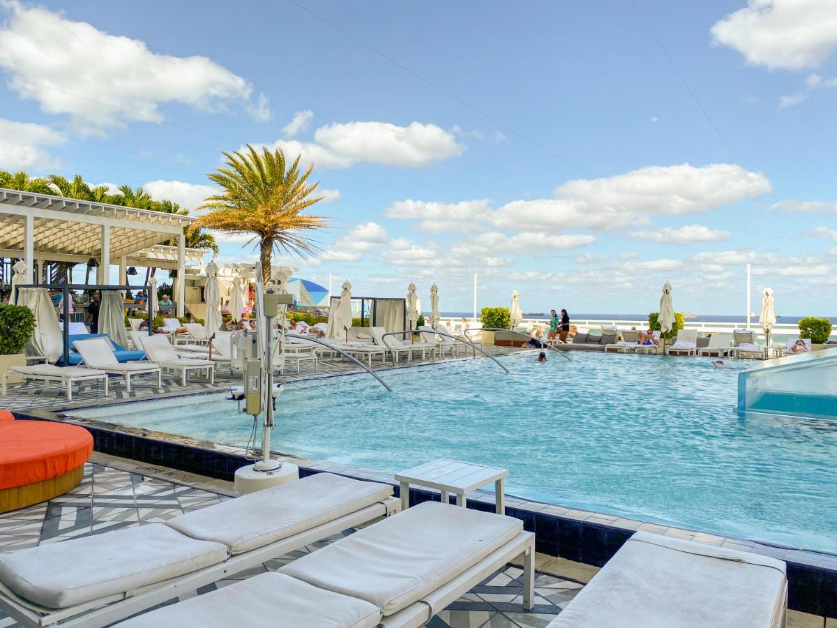 Heated swimming pool: W Residences Fort Lauderdale Luxury Suites