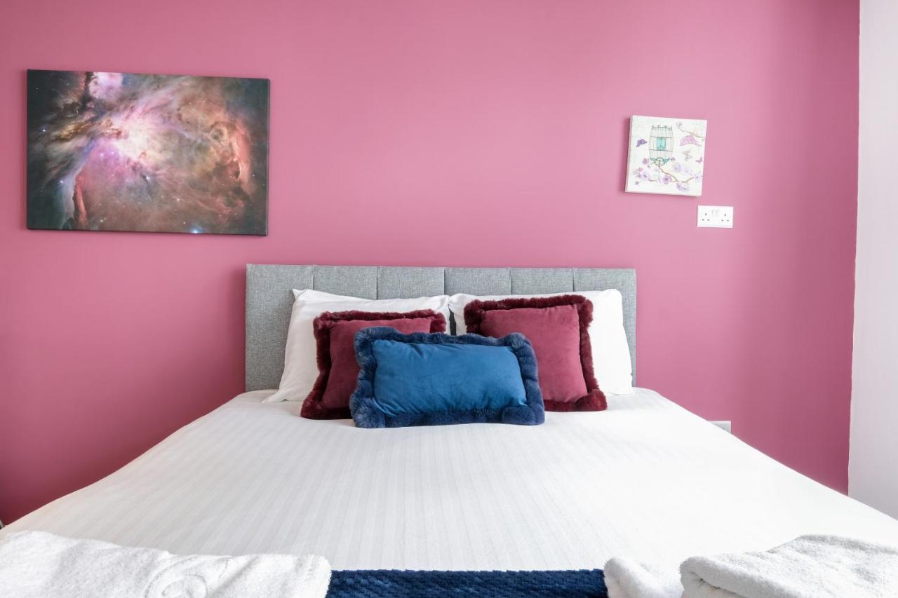 Fernbank Studios Sudbury Hill Harrow Self-Contained Studios with En-Suite photo