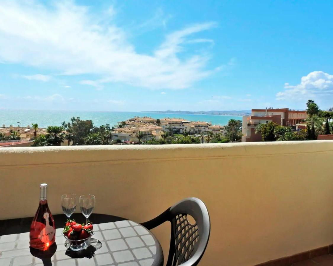 Torrequebrada seaview 2 bedrooms, terrace and pool ...