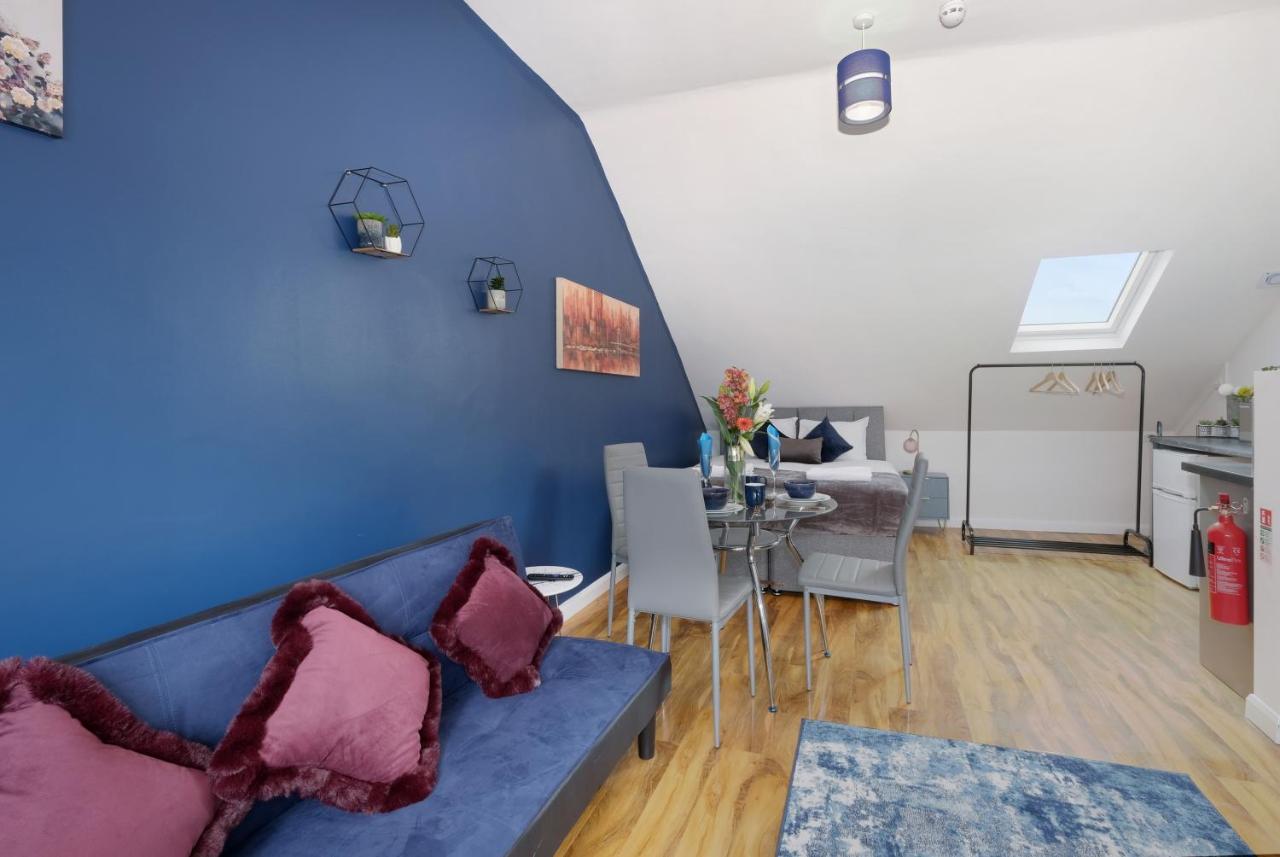 Fernbank Studios Sudbury Hill Harrow Self-Contained Studios with En-Suite photo