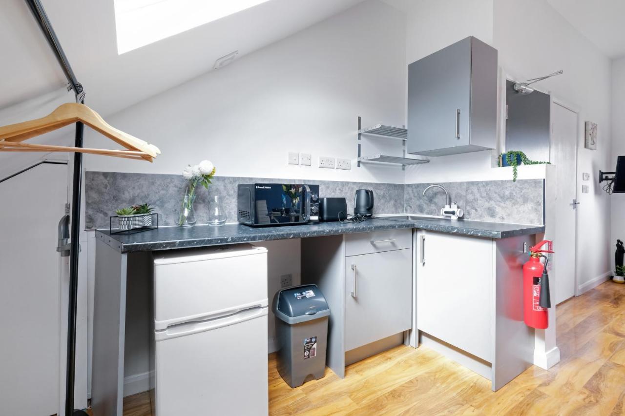 Fernbank Studios Sudbury Hill Harrow Self-Contained Studios with En-Suite photo