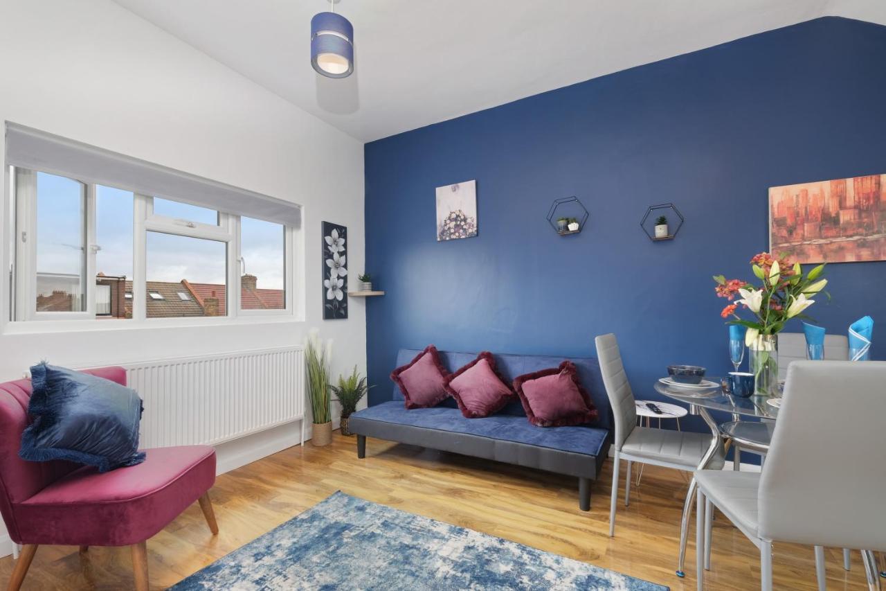 Fernbank Studios Sudbury Hill Harrow Self-Contained Studios with En-Suite photo