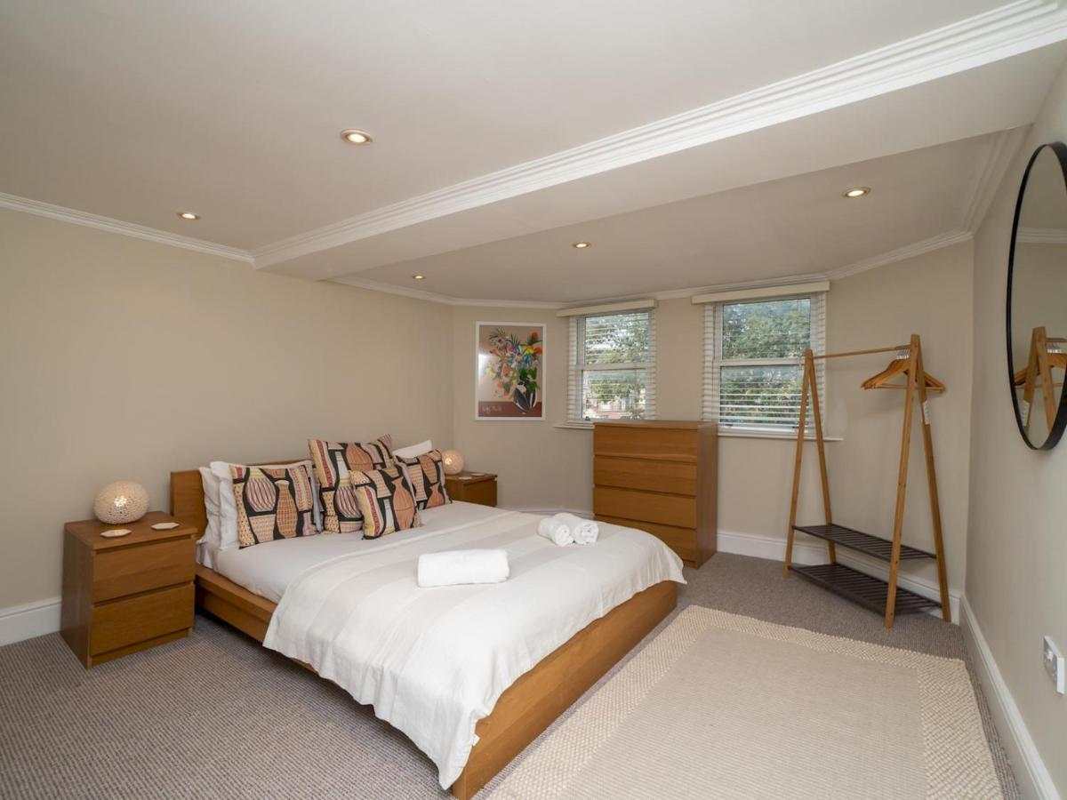 Spacious 3 bed apartment in prime central location - Pass the Keys - 2