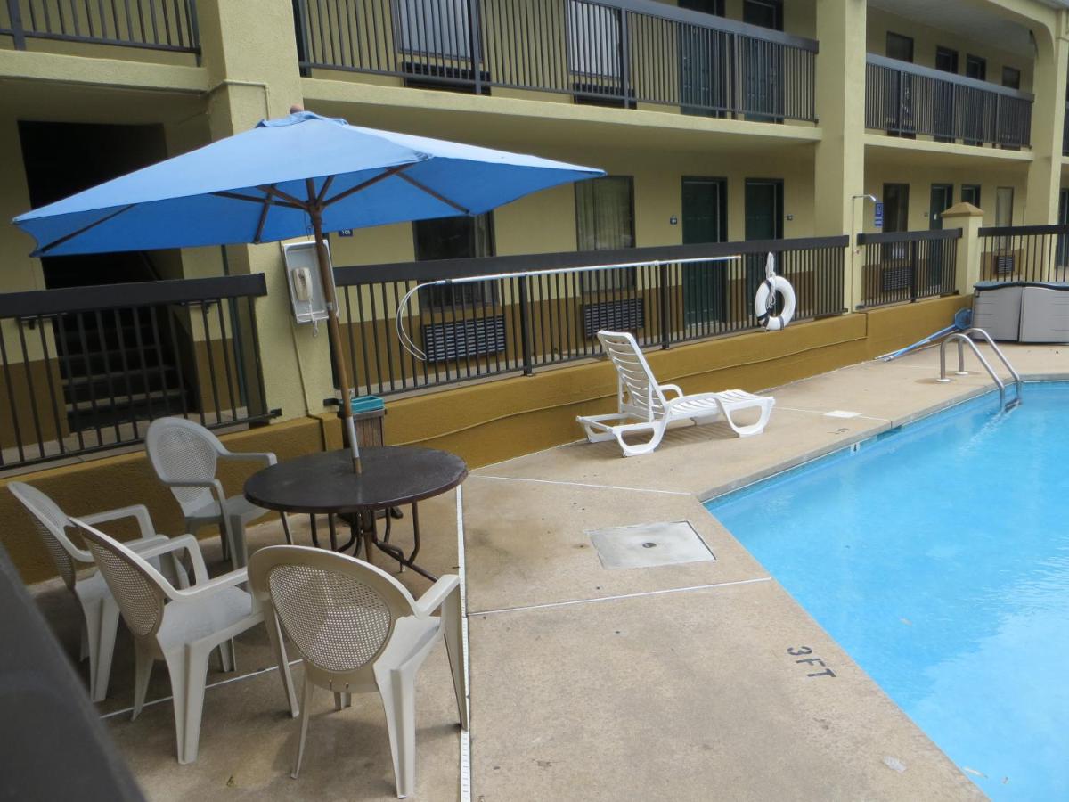 Daynite Inn — photo 24
