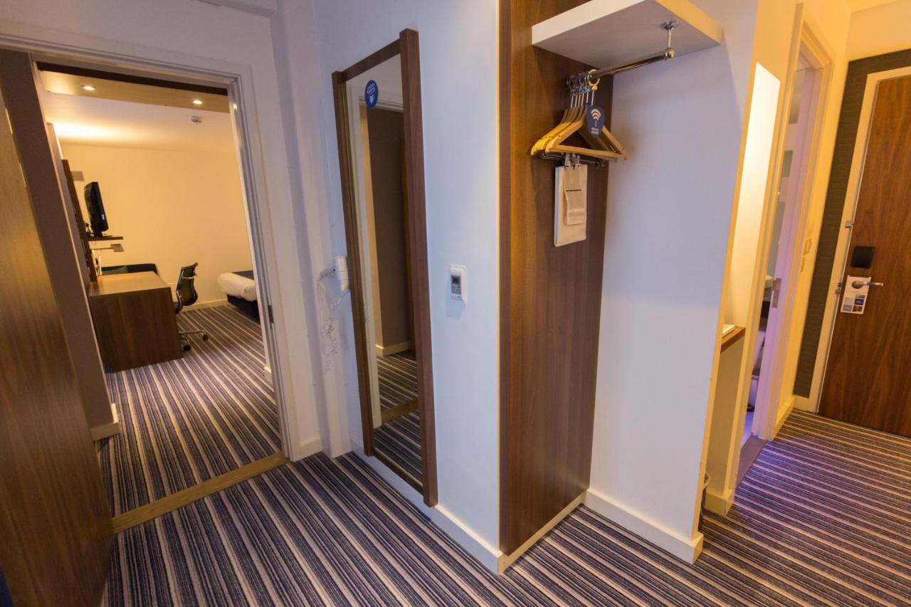 Holiday Inn Express BIRMINGHAM - SOUTH A45 - Laterooms