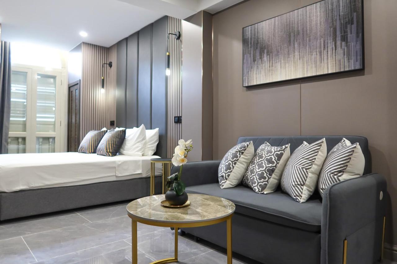 Recharge Studio Apartment & Suites - 2