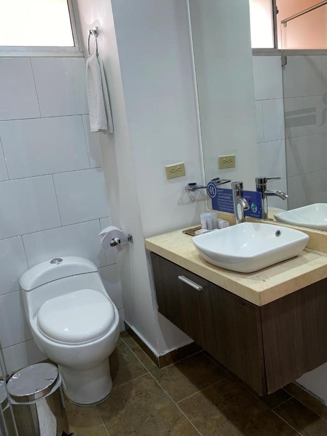 Apartamentos Regency La Feria photo