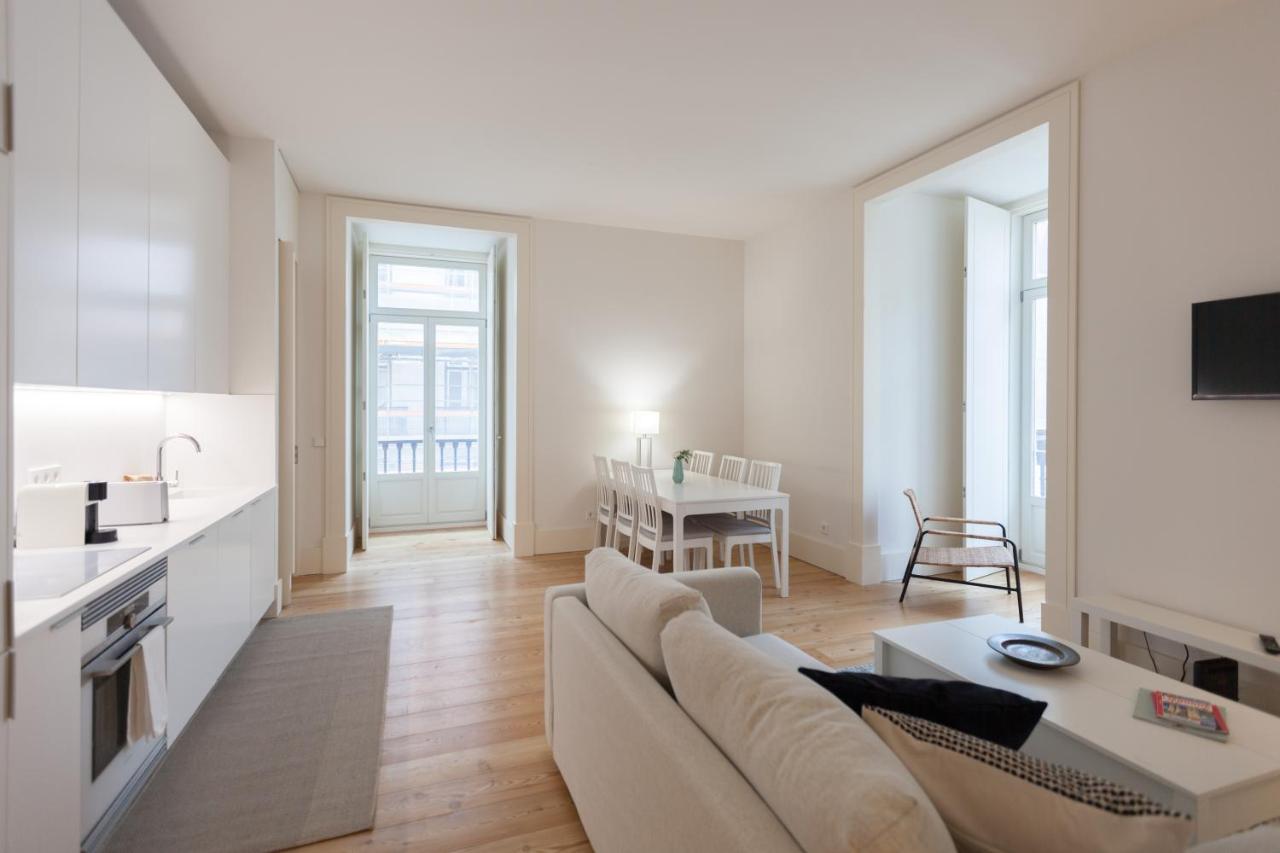 FLH Augusta's Arch Bright Flat