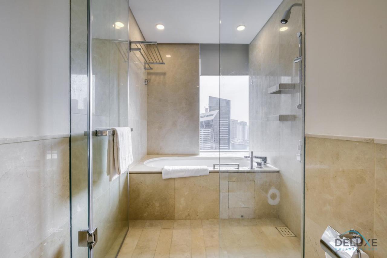 Steps Away From Marina Mall with Iconic Marina Canal Views, The Address Residences, Dubai Marina by Deluxe Holiday Homes - 3