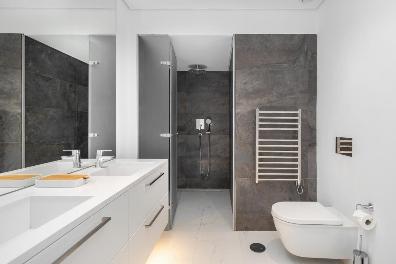 WHome The Boulevard Prime Location with AC & Elevator - 2