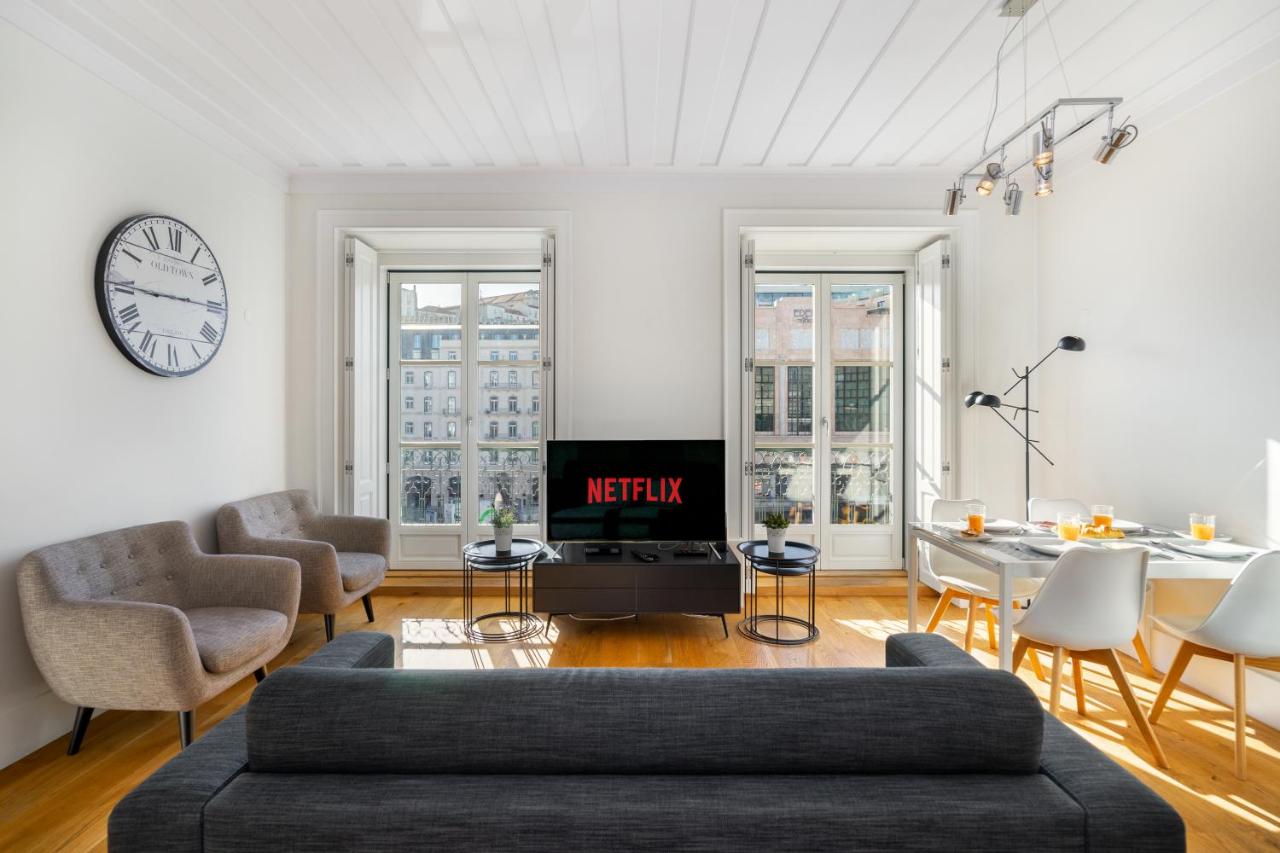 WHome Restauradores Deluxe w/ Elevator & AC perfect for Families & Friends