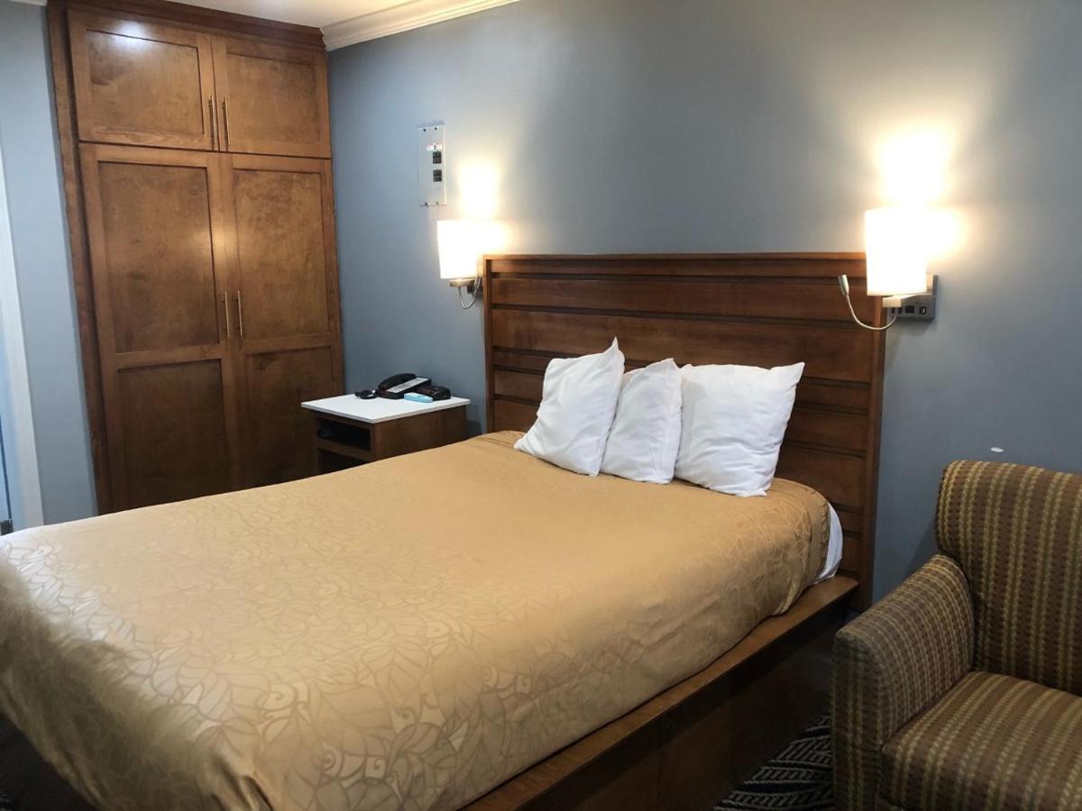 Redondo Inn and Suites — photo 7