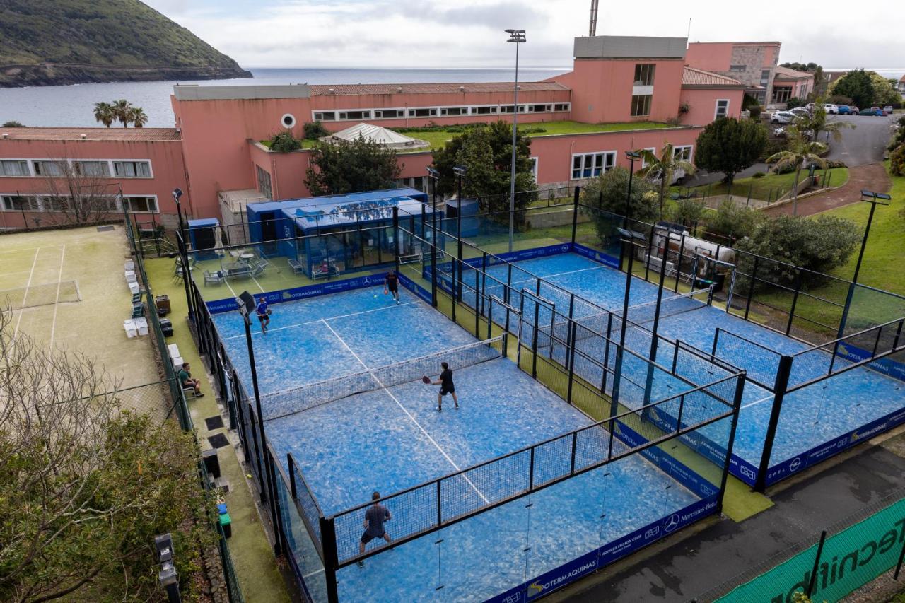 Tennis court: Terceira Mar Hotel