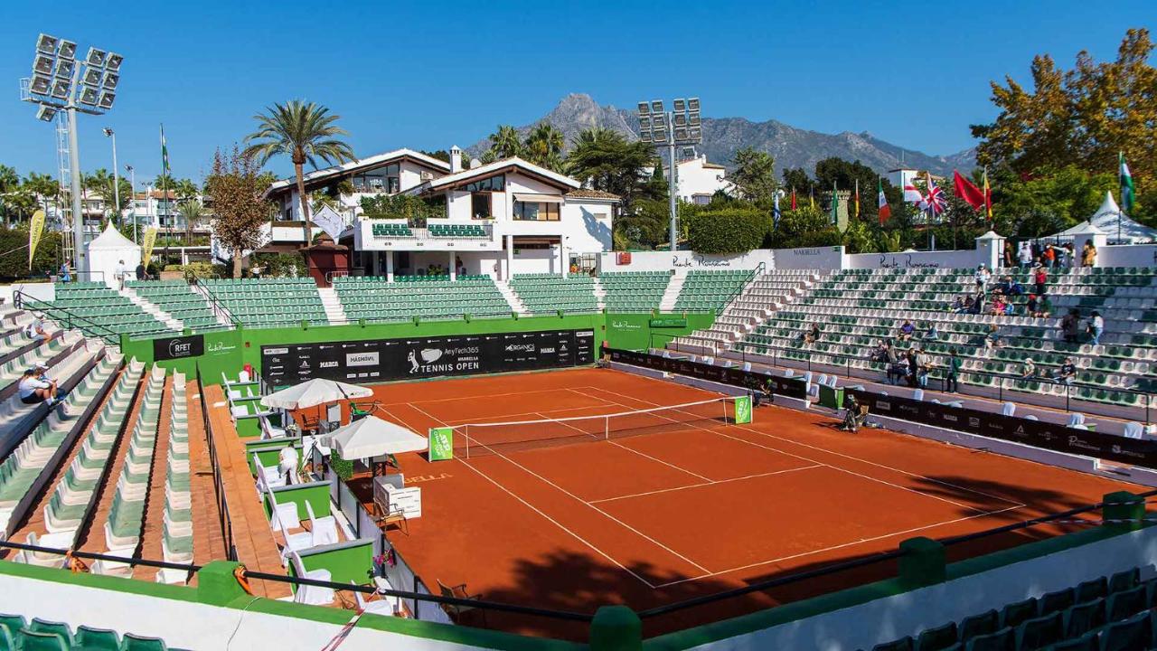 Tennis court: Puente Romano Modern flat, Best location in town