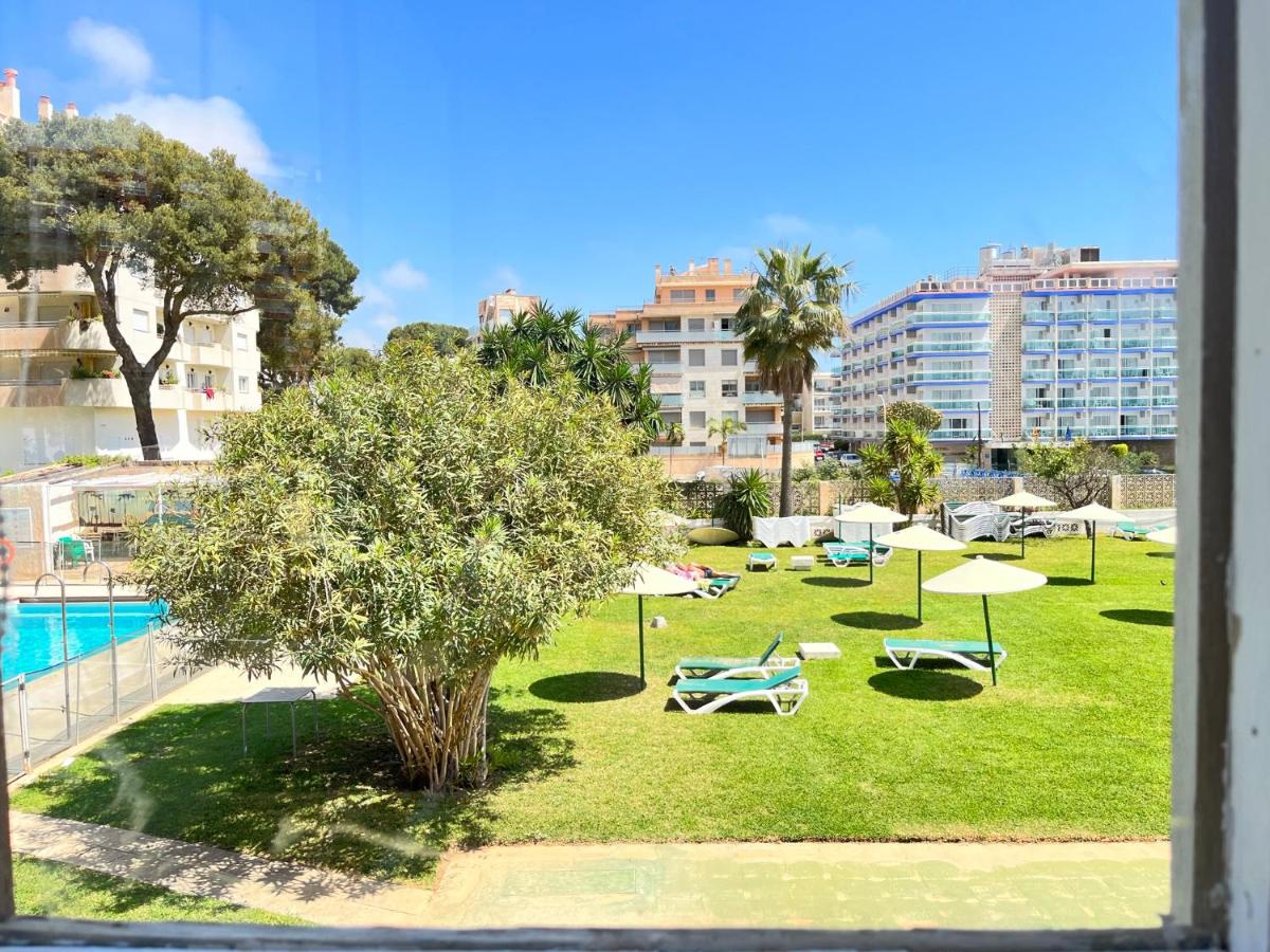 Playa Benalmadena-Alay, piscina, parking, Benalmádena ...