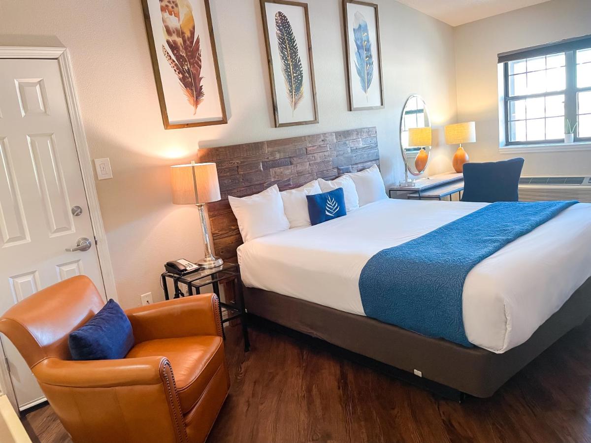 PINEMARK Inn Suites Events — photo 12
