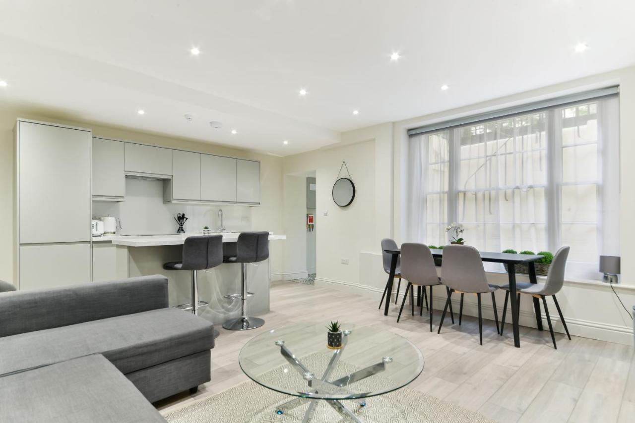 Chic Apartment by Hyde Park - 4