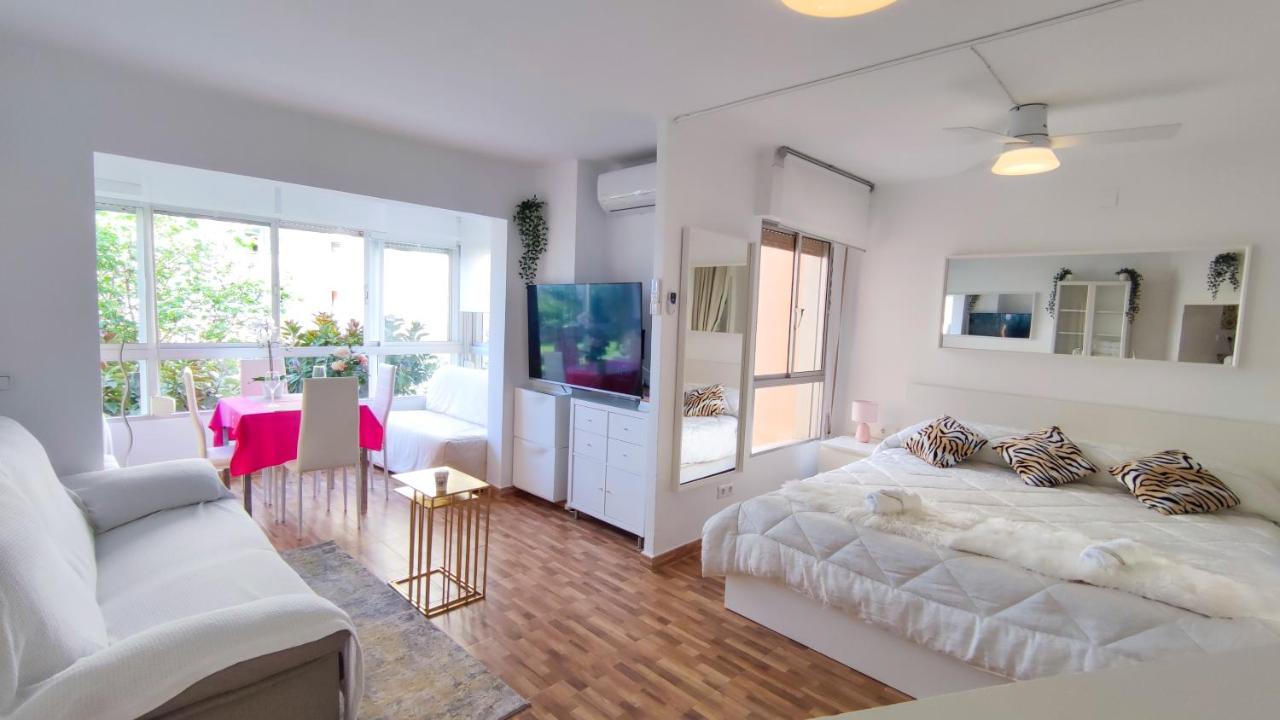 Sun & Friends - Torrox Costa, Centro Internacional, טורוקס ...