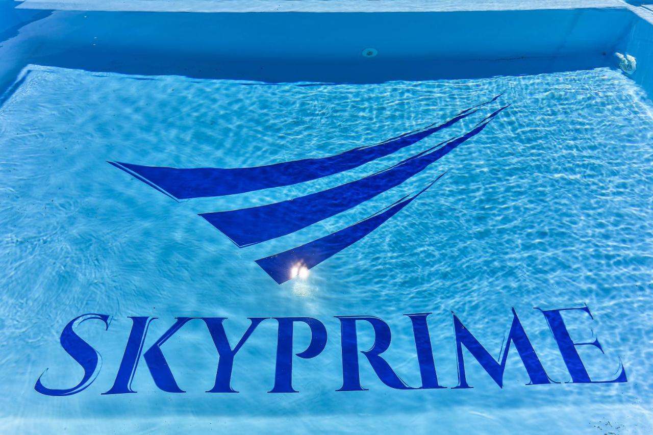 Rooftop swimming pool: Hotel Skyprime