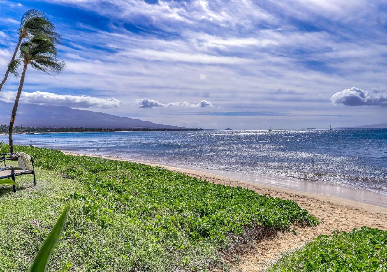 Beach: Sugar Beach Condominiums by HI