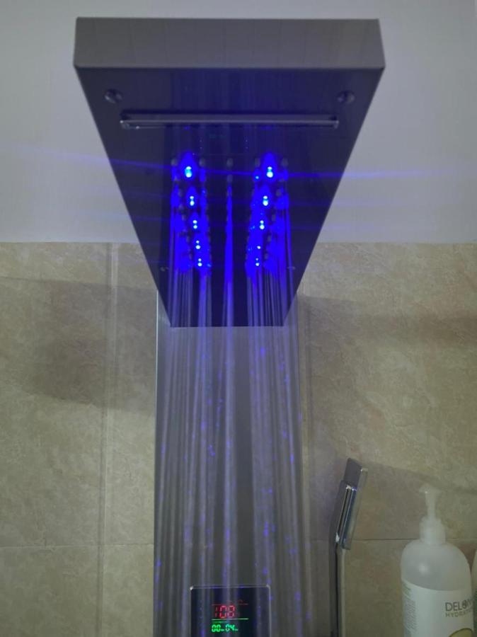 PARADISE VILLa SLEEP 6 PRIVATE POOL - 3